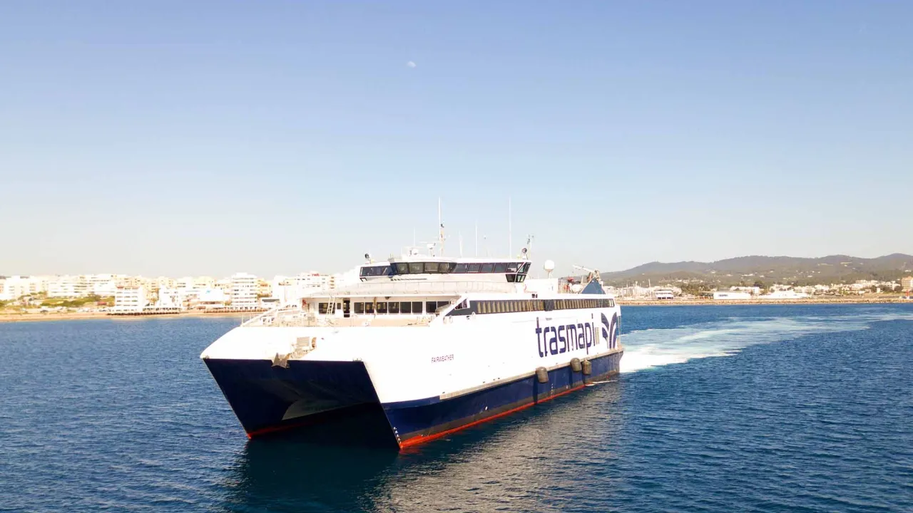 Ferry Fairweather vista frontal
