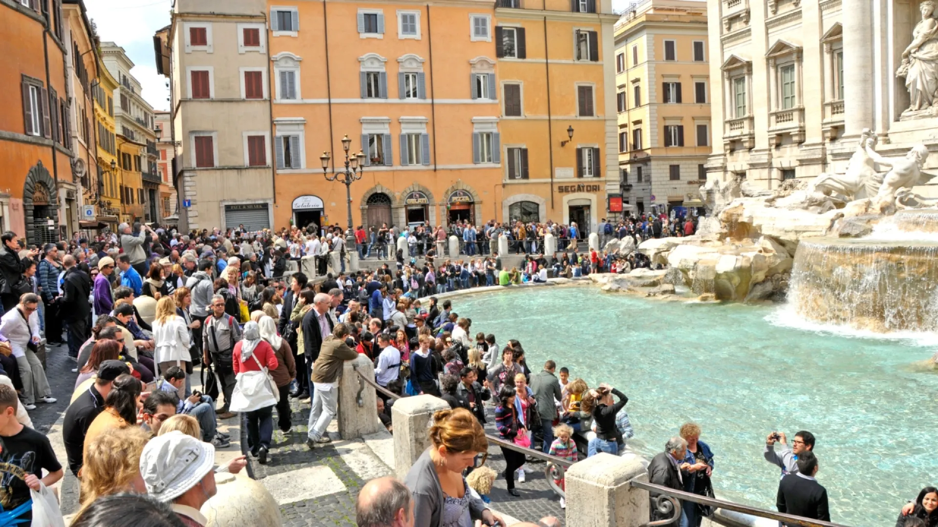 fontana-di-trevi-pago