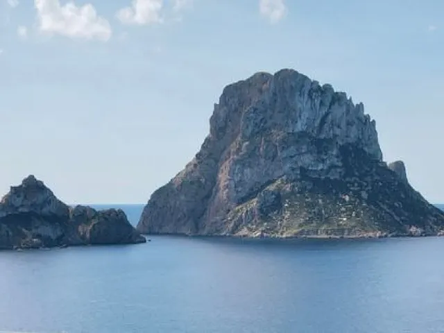 Es Vedrà: misterios y leyendas de la isla mágica de Ibiza