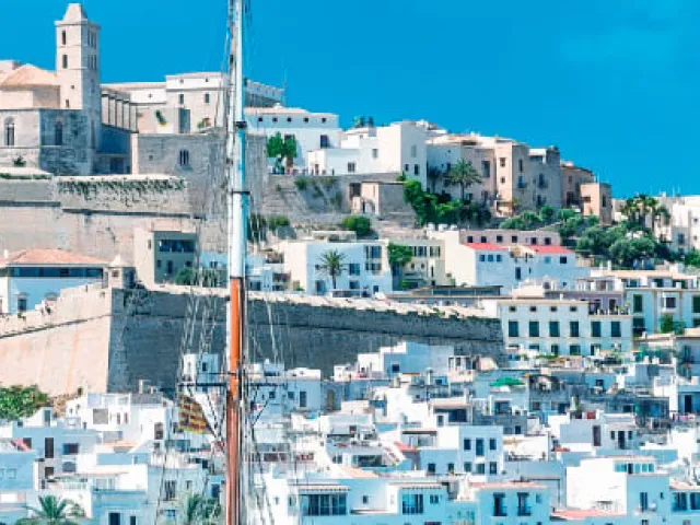 Dónde alojarse en Ibiza: guía completa con las mejores zonas