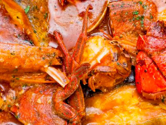 Caldereta de llagosta: Receta tradicional menorquina