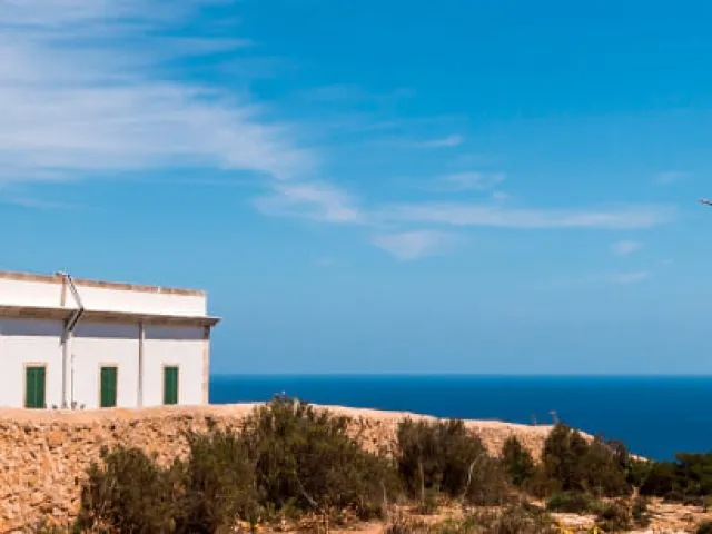 Descubre en Formentera el faro de la Mola