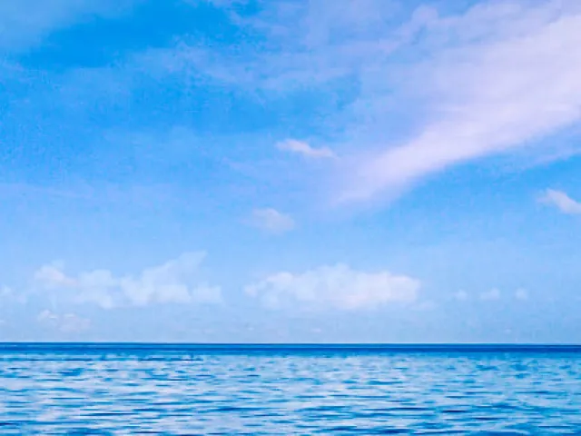 ¿Por Qué el Mar es Azul? Descubre las Razones Científicas