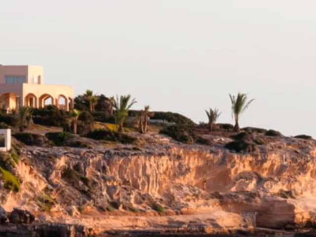 ¿Es necesario el coche para moverse por Ibiza?