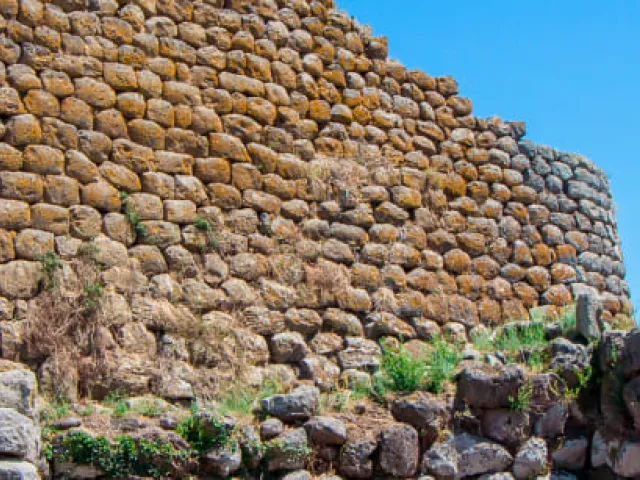 Los Nuraghe: descubre los misteriosos monumentos de la cultura sarda.