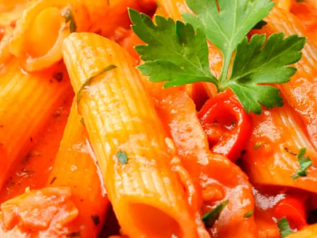 Cómo hacer salsa arrabbiata | Receta italiana tradicional
