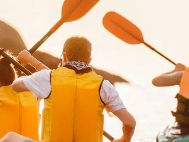 Qué es y cuando se celebra la vuelta a Ibiza en kayak