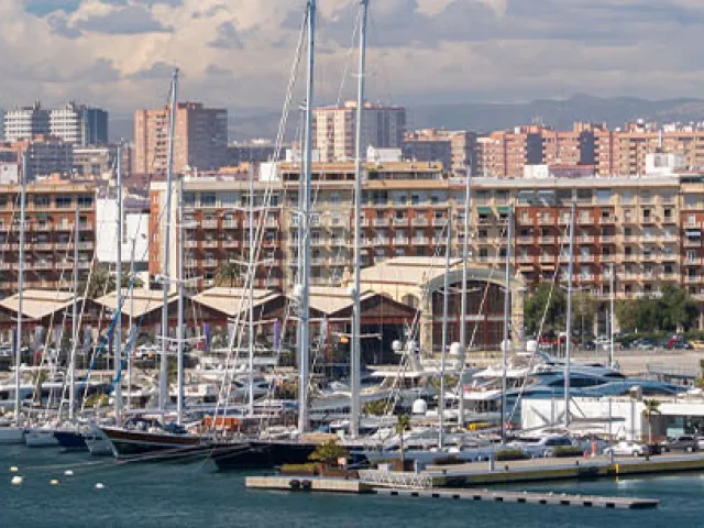 ¿Cómo llegar al puerto de Valencia?