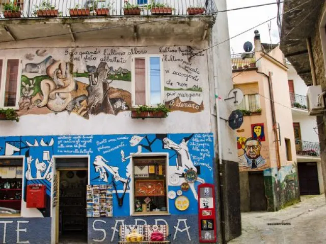 Orgosolo: murales y tradición en el corazón de Cerdeña